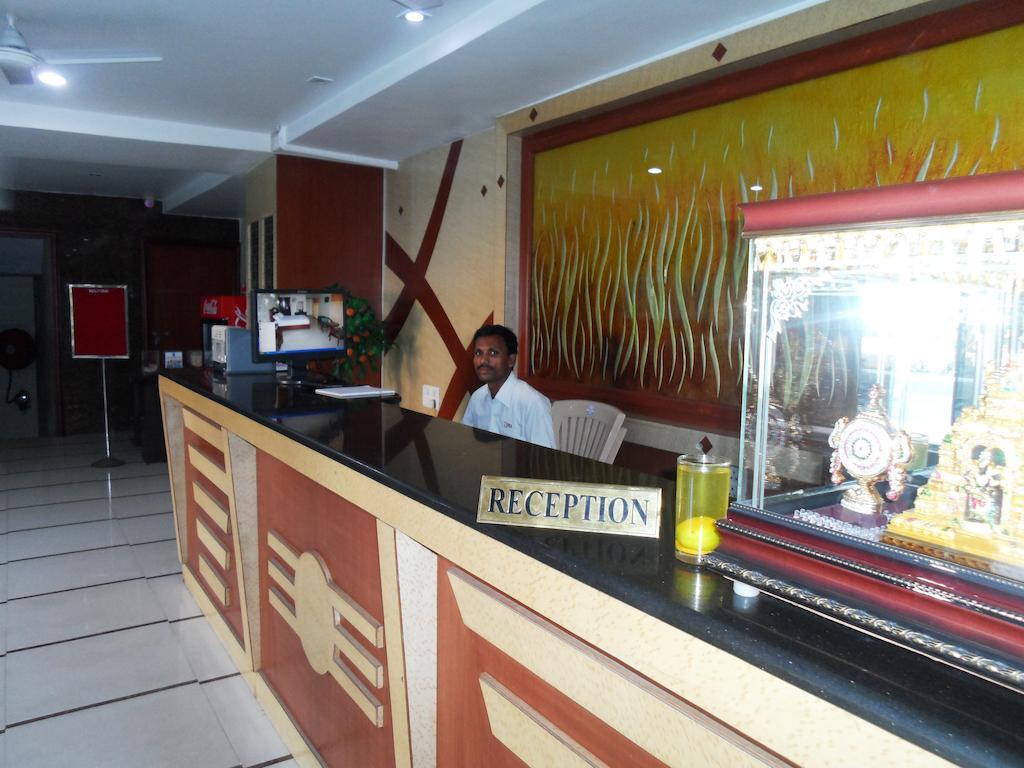 Psr Hotell Tirupati Exteriör bild