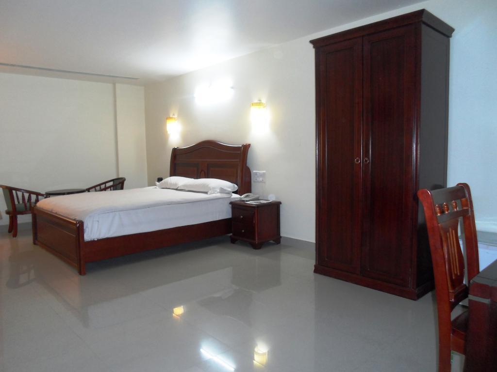 Psr Hotell Tirupati Exteriör bild