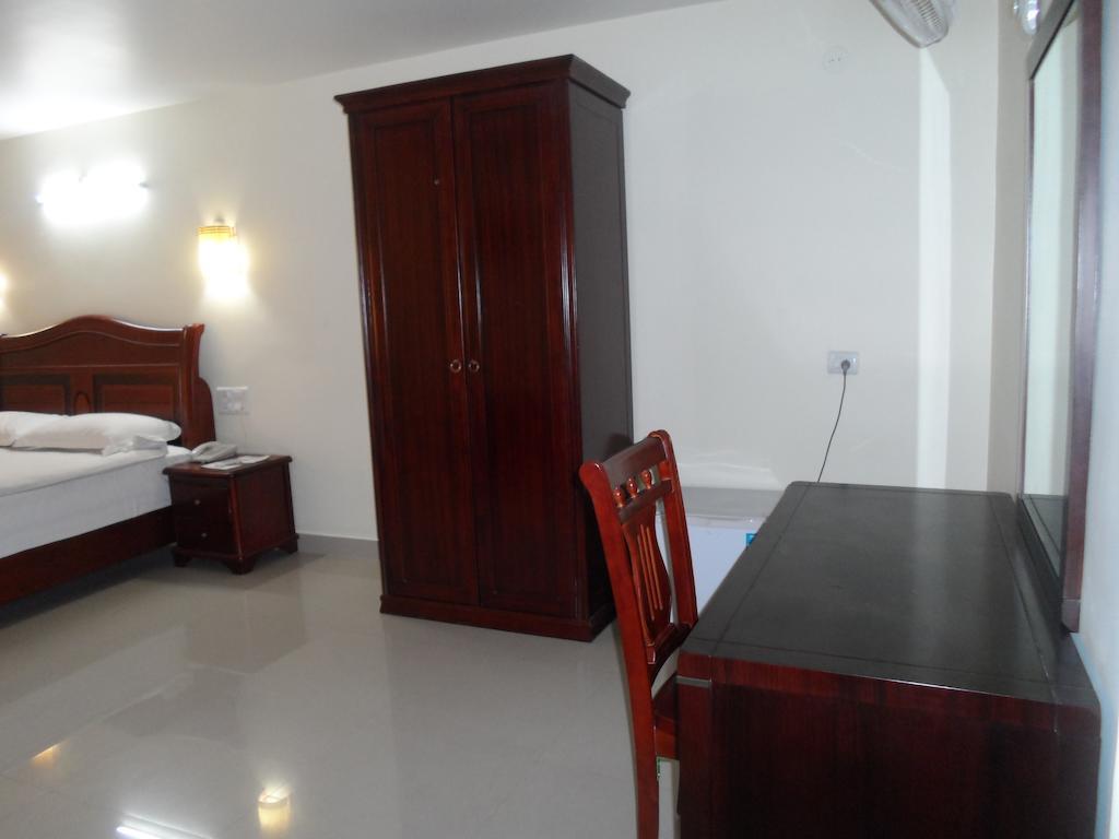 Psr Hotell Tirupati Exteriör bild
