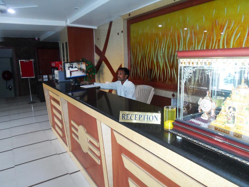 Psr Hotell Tirupati Exteriör bild