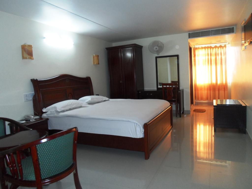 Psr Hotell Tirupati Exteriör bild
