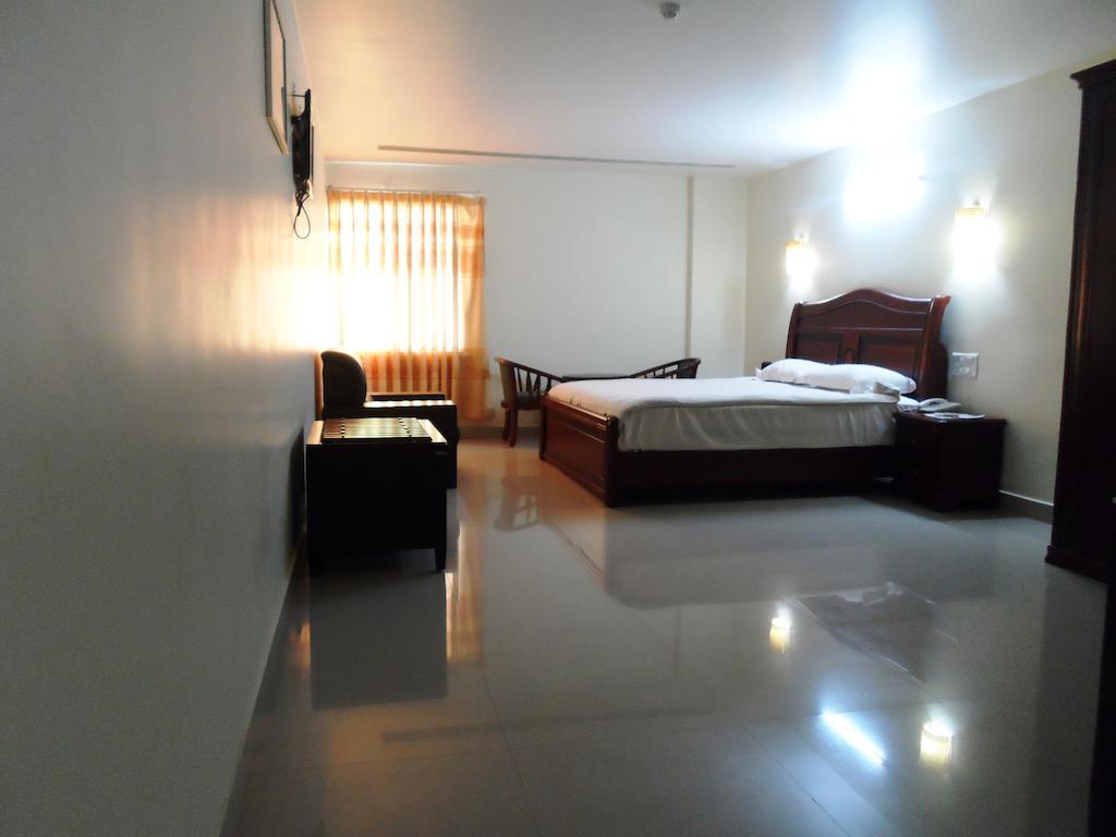 Psr Hotell Tirupati Exteriör bild